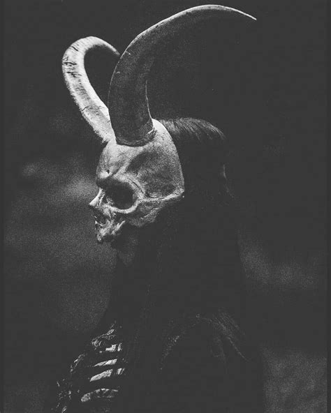 Monochrome Bw Horror Dark Darkness Witch Gothgirl Gothic Scary