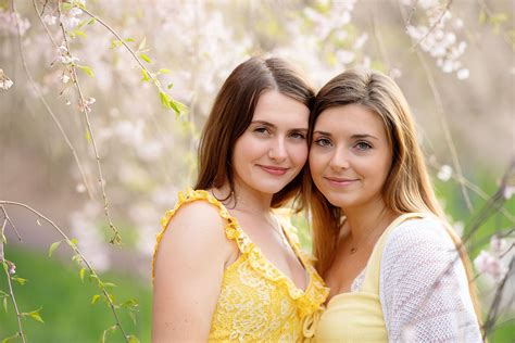 The Key To Photographing Twin Seniors Balancing Their Bond And