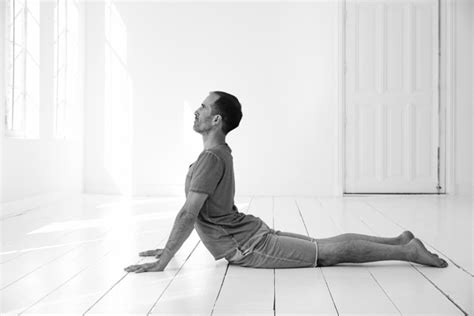 Yoga Voor Je Onderrug 9 Tips En 4 Oefeningen Yoga Online