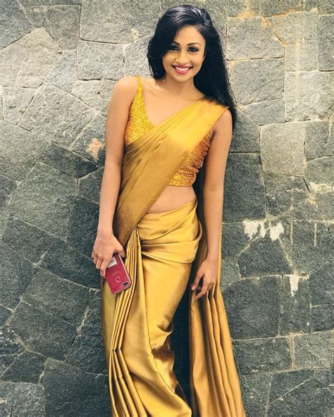 Srilankan Model Girl Glam Saree Photoshoot Stills