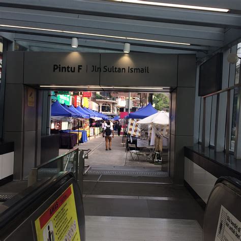 And le apple is just about 100m plus near bukit bintang mrt exit, so it's easy to mive around without bothering about kl traffic. Kuala Lumpur Walk Pics : Kuala Lumpur: From MRT Bukit ...