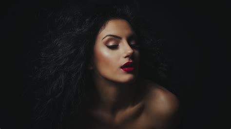 Women Model Wavy Hair Black Hair Makeup Eyeliner Red Lipstick Face Portrait Bare Shoulders Open