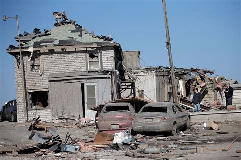 Tornado damage in Illinois - SFGATE