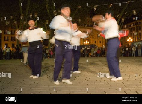 Basque Traditional Dancers Euskal Dantza Tradixionaleko In