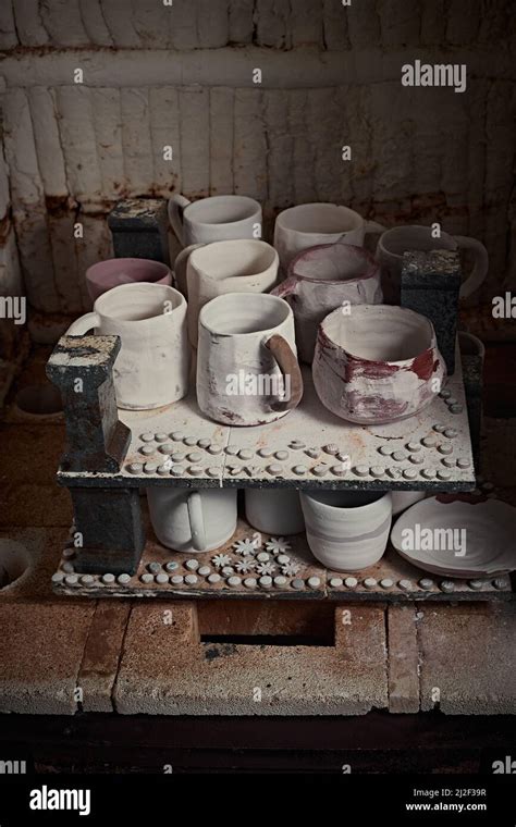Firing Pottery Hi Res Stock Photography And Images Alamy