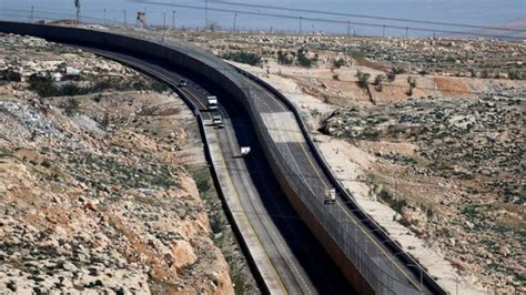 ماجرای جاده آپارتاید که اخیرا در سرزمین‌های فلسطینی افتتاح شد، چیست