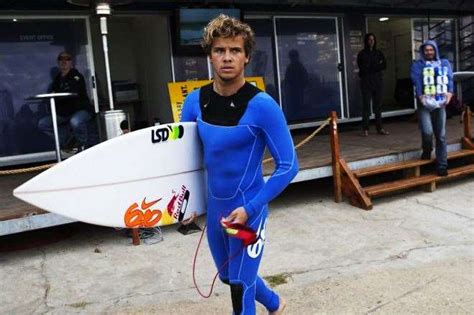 why julian wilson will be world champ tracks magazine the surfers bible where surfing lives