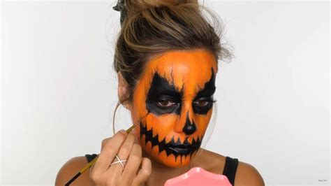 How To Do Creepy Pumpkin Makeup For Halloween Using Cheap Face Paint