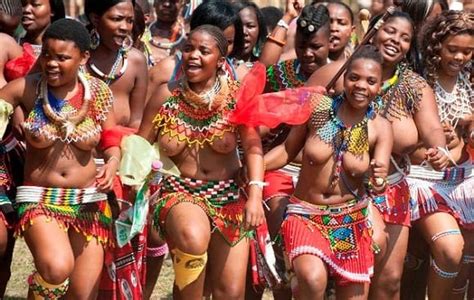 Thousands Of Swazi ‘virgins Perform Reed Dance At 36th Sadc Summit