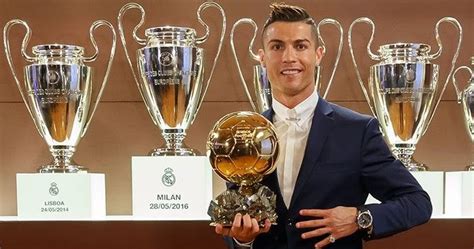 See more of cristiano ronaldo on facebook. Cristiano Ronaldo Auctions Off One of His Ballon d'Or ...