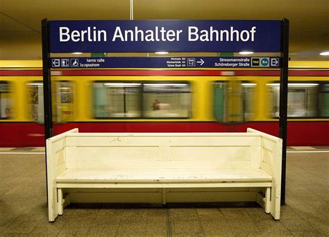 Se 169 objektive anmeldelser af alte bank, som har fået 3 af 5 på tripadvisor og er placeret som nr. Alte Bank - neues Schild: an der Berliner S-Bahnstation ...