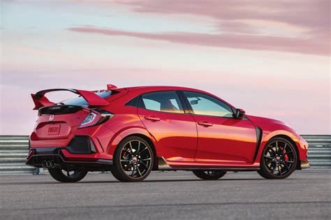 Since it's still so new, it enters 2019 mostly the civic type r takes the civic hatchback's aggressive exterior and dials it up to eleven. 2019 Honda Civic Hatchback and Civic Type R arrive with a ...