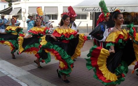 le folklore colombien est venu surprendre la ville