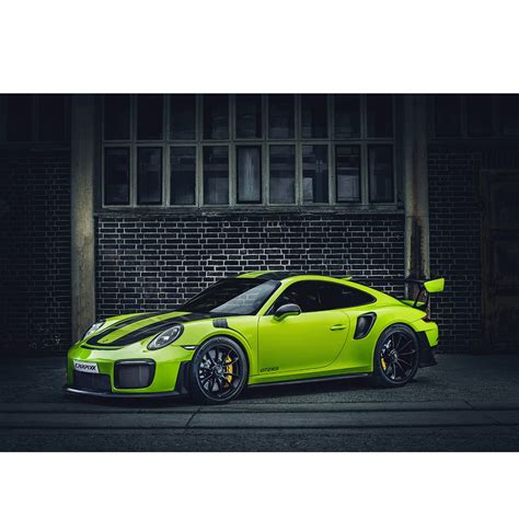 These ashkenazic jews migrated from small towns or shtetels of poland, lithuania, russia, germany, romania or ukraine, leaving behind most of their jewish relatives. Porsche GT2 RS grün vor Ziegelwand | Displaystars