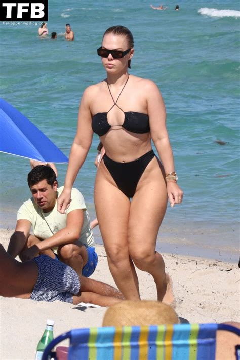 Bianca Elouise On Beach Bikini 26 Pics EverydayCum The Fappening