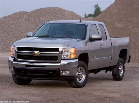 2007 Chevrolet 2500HD and 3500HD Heavy Duty Silverado - Pictures and