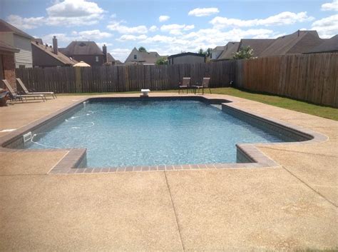 18x36 Liner Pool With In Laid Steps A Swim Out In The Deep End And Diving Board Pool Owner