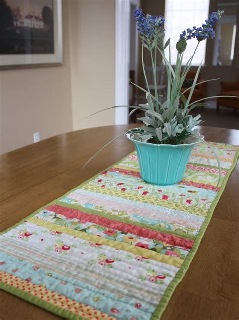 A New Table Runner Tutorial Diary Of A Quilter A Quilt Blog