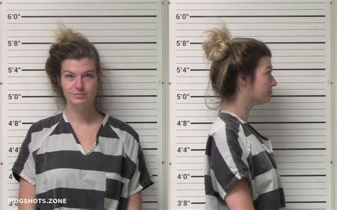 Batchelor Kendall Lauren 07012022 Kerr County Mugshots Zone