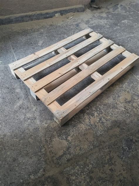 Hard Wood 4 Way Heavy Duty Wooden Pallets For Packaging Capacity