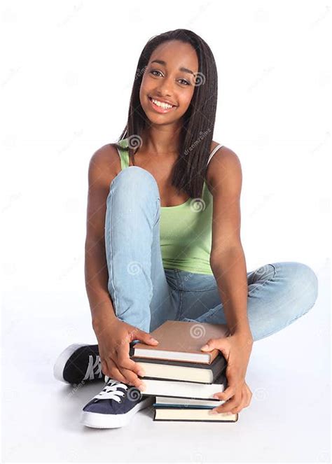 Schöne Schwarze Jugendliche Mit Schulebüchern Stockbild Bild Von Jeans Beiläufig 20871029