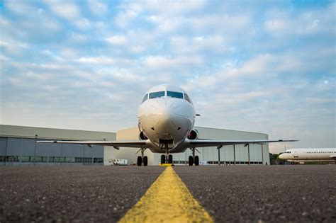 Gambar Sayap Bandara Pesawat Terbang Kendaraan Perusahaan