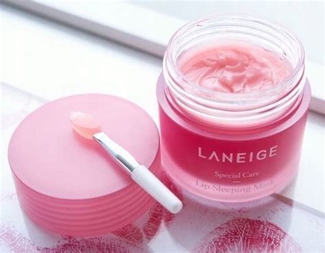 Helps calm skin from damage and external stressors that skin suffers during the day great product, worth the price. Laneige Lip Sleeping Mask -Berry maska do ust 20g ...