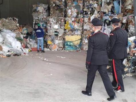 Rifiuti Accatastati In Un Capannone A Prevalle Rebus Bonifica I