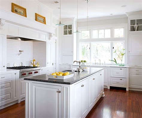 See these ideas on how to make white kitchen cabinets work in your own design. White Country Kitchens Decoration Ideas - DIY Home Decor