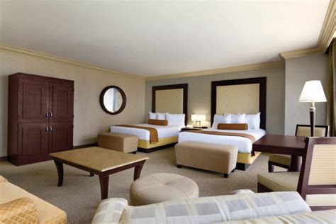 Suites in las vegas are not really designed for famlies. •2 BEDROOM SUITES IN LAS VEGAS for 4, for 6 or more• | Las ...