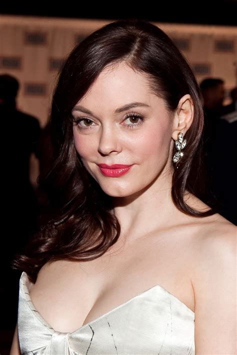 Rose Mcgowan Showing Massive Cleavage In Strapless Dress At Uso Gala In Washingt Porn Pictures