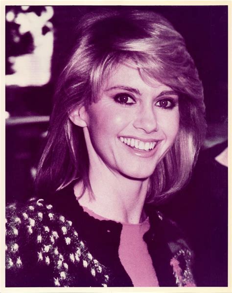 Olivia Newton John Smiles For Cameras 1980s Vintage 8x10 Press Photo