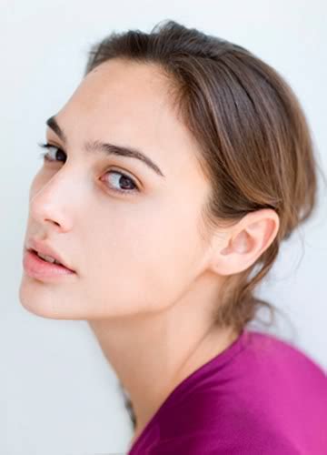 Here, seven tips on how to achieve her look. Beauty Crush: Gal Gadot | The Mommist