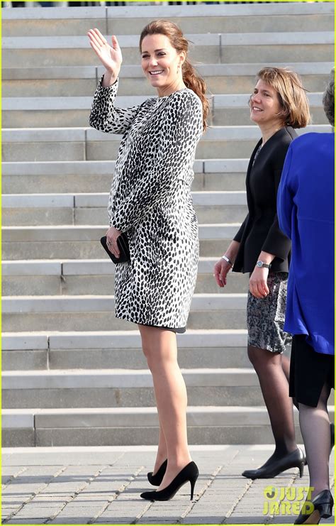 Kate Middleton Flaunts Growing Baby Bump At Turner Contemporary Art