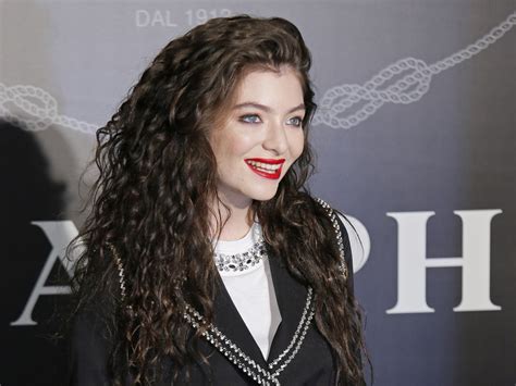 an israeli rights group is suing two new zealanders because lorde cancelled her concert in