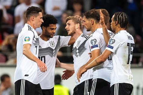 Zdf live stream kostenlos und ohne anmeldung jetzt mit einem klick können sie zdf live stream verfolgen. Bild zu: ARD/ZDF zeigen Spiele der Fußball-EM 2024 nach ...