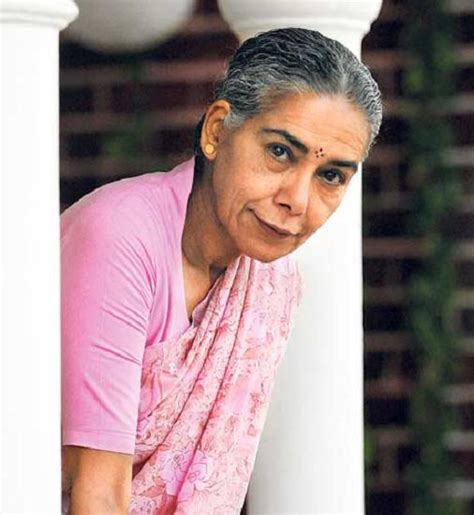 A veteran of hindi theatre, she made her debut in the 1978 political drama film kissa kursi ka and went on to play supporting roles in numerous hindi and malayalam films, as well as in indian soap operas. Poze Surekha Sikri - Actor - Poza 2 din 10 - CineMagia.ro