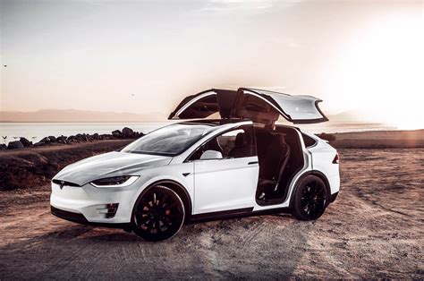Experts Reviews For Tesla Model X Drivepilots