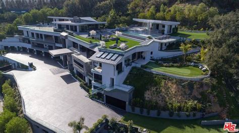 Wow Awesome 31000 Sq Ft Los Angeles Mansion With Rooftop Pool