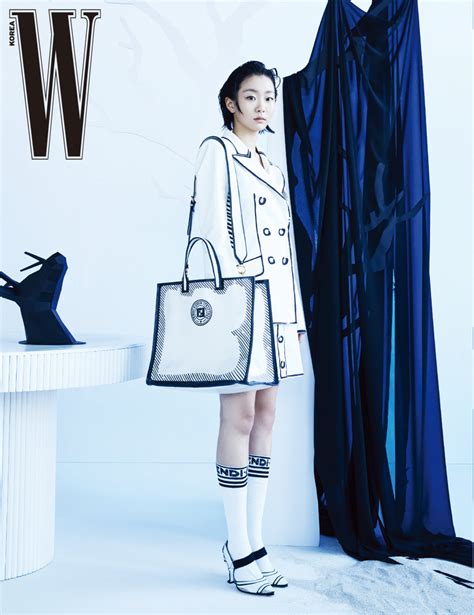 Red carpet with lee yi kyung & kim da mi & bae jung nam & moon ga bi│2018 mama in hong kong 181214. Kim Da Mi Exhibits Dreamy Fashion Style For W Magazine ...