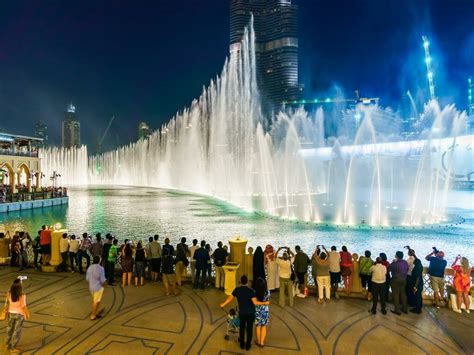 Dubai Fountain The Largest Water Fountain In The World Is The Dubai