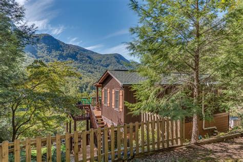 Top 12 Romantic Cabins In North Carolina With Hot Tubs Cabin Trippers