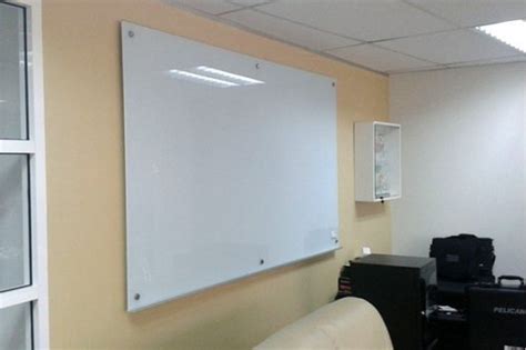 Non Magnetic Glass Writing Board For School College And Office With 6mm Width Application