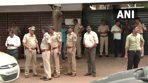 Loudspeaker Row Security Heightened Outside Raj Thackerays Residence