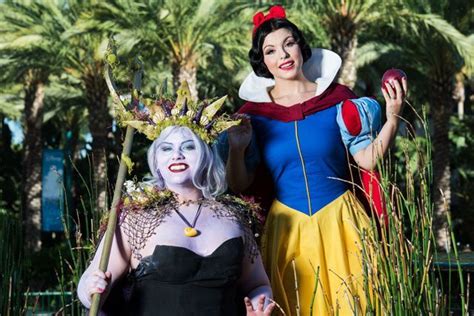 15 Amazingly Over The Top Female Cosplayers From Disney S Expo Expo Disney Woman Cosplay