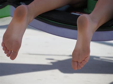 Candid Beach Feet Close Up Of Blond Chick In Last Photo Rayray