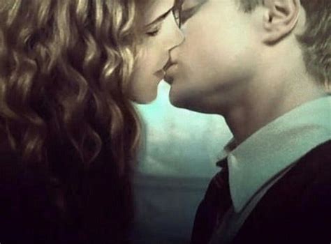 Harry Potter Harry And Hermione Kiss