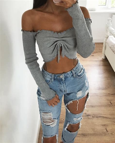 Outfit Toria Ribbed Crop Top Luisa Ripped Jeans Ripped Jeans For