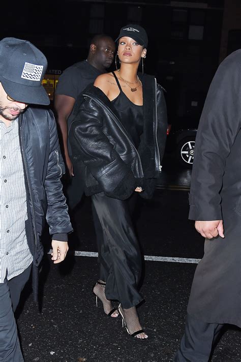 Rihannas Most Iconic Fashion Moments Of All Time Rihanna Street