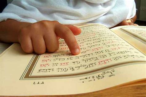 D053 Apakah Wajib Membaca Al Quran Dengan Tajdwid